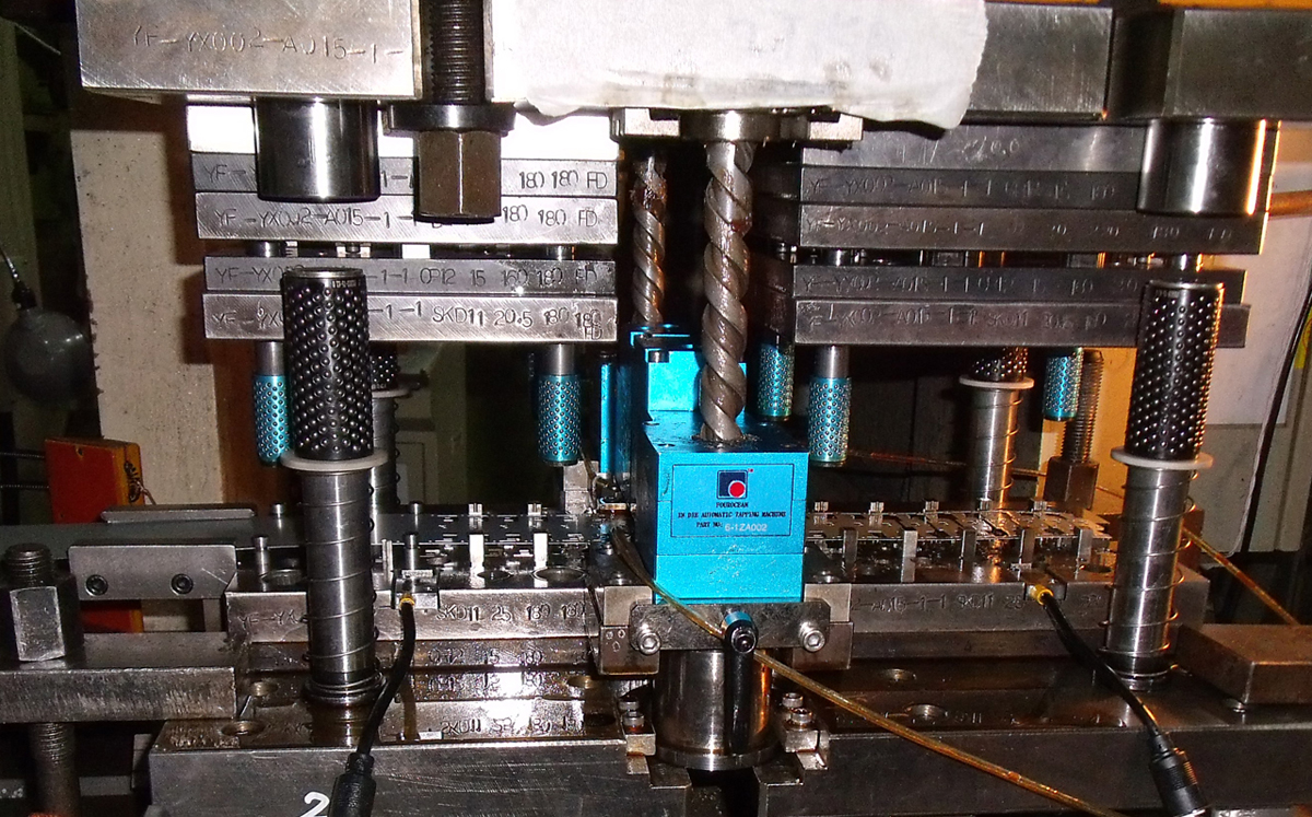 哪里有模內(nèi)攻牙機(jī)賣_機(jī)械類欄目